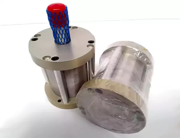 Pneumatic cylinder